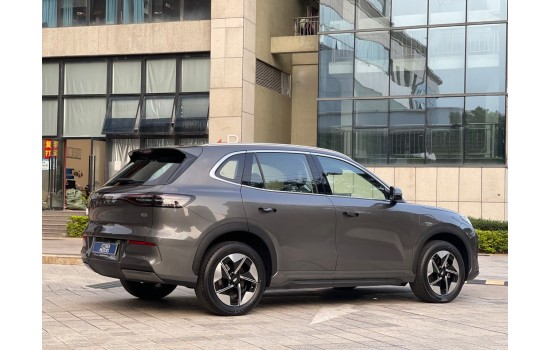 Geely Galaxy E5, 2025 (7), модель 2026 года, пробег 13 тысяч км